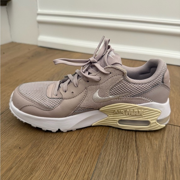 Nike Women's Light Pink and Cream Air Max Low-Top Sneakers - Picture 3 of 6